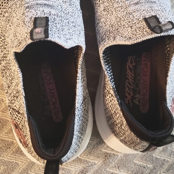 Skechers light grey shoes - Picture 6 of 6